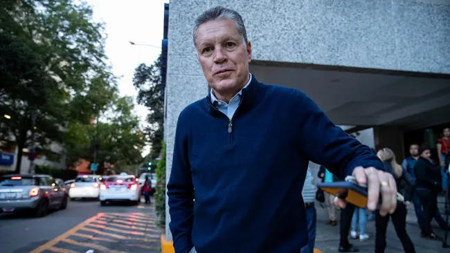 Ricardo Peláez, sonriendo