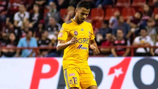 Diego Reyes durante un duelo con los Tigres 