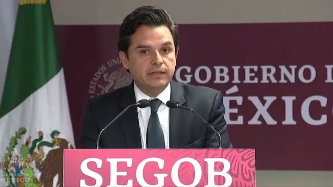 Zoé Robledo, durante una conferencia ante los medios