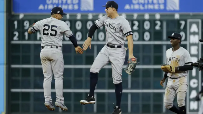 Jugadores de los Yankees celebraron el triunfo sobre los Astros