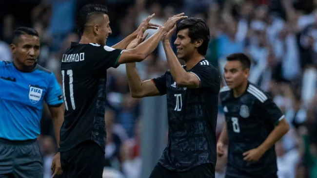 Jugadores de la Selección festejan una diana