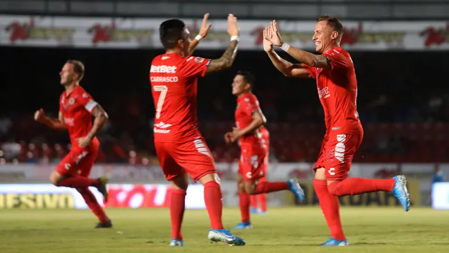 Jugadores de Veracruz celebran un gol