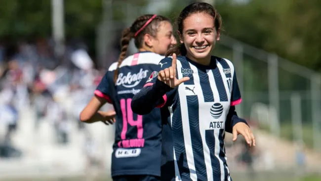 Aylin Avilez festeja gol ante Cruz Azul