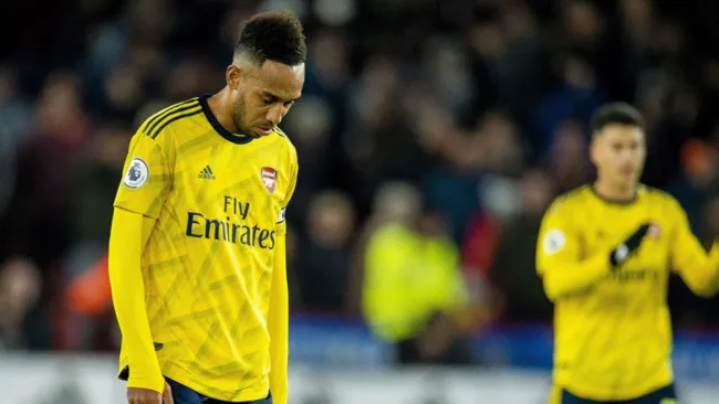 Aubameyang cabizbajo tras perder ante el Sheffield 