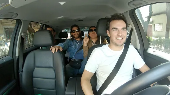 Checo Pérez como conductor de Uber