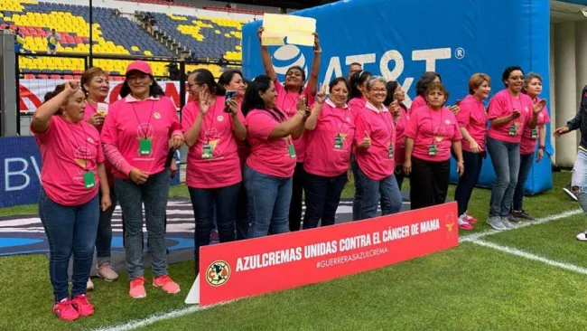 Aficionadas del América que luchan contra el cáncer de mama