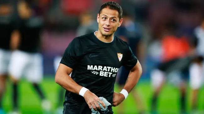 Chicharito calienta previo a un partido con Sevilla