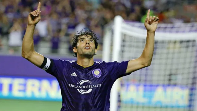 Kaká celebra una anotación con el Orlando City
