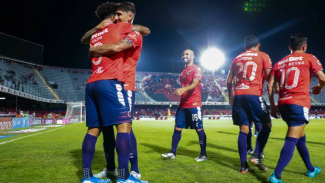 Jugadores del Tibu celebran el gol del triunfo sobre el Puebla