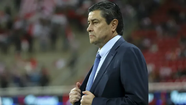 Luis Fernando Tena ve de lejos la posibilidad de clasificar a la Liguilla