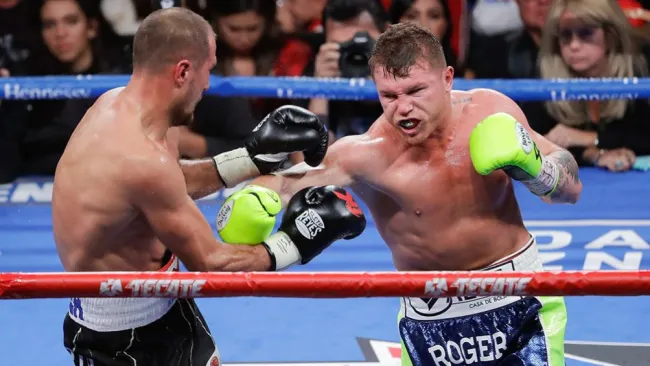 Canelo y Kovalev en su pelea en Las Vegas