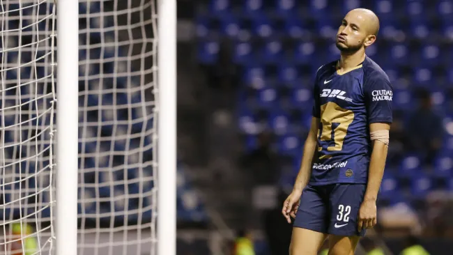 Carlos González, durante el juego ante el Puebla