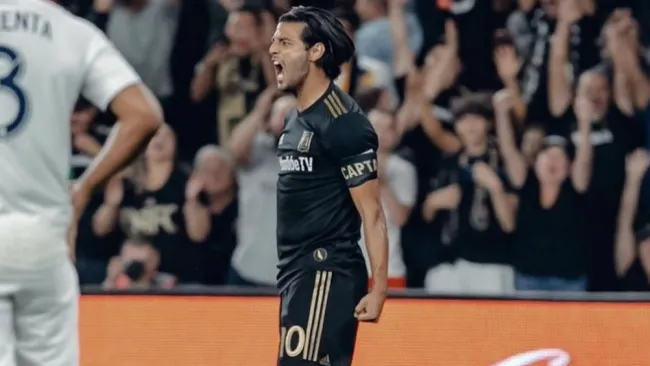 Carlos Vela celebra un gol con Los Angeles FC