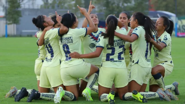 América festejando su anotación con dedicatoria