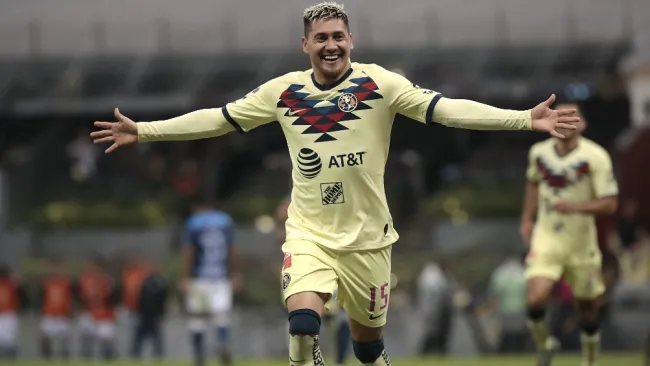 Nicolás Castillo celebrando su anotación con América