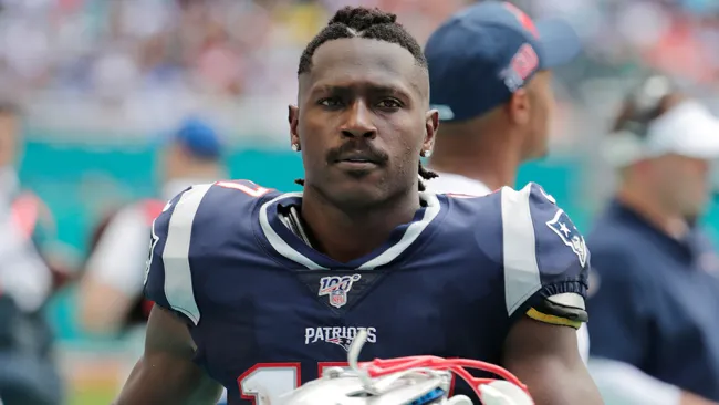 Antonio Brown jugó un solo partido con los Patriots