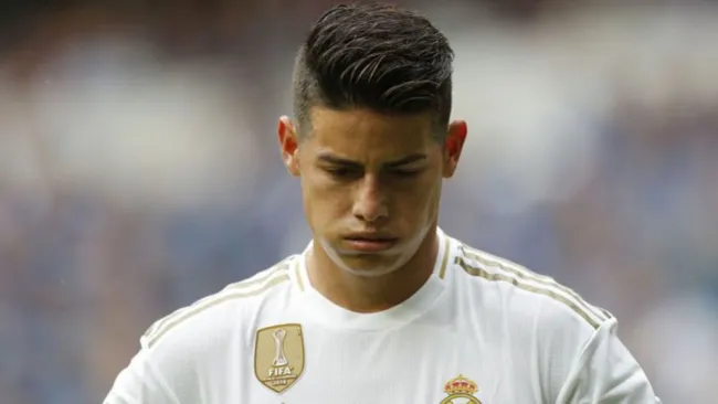 James Rodríguez, cabizbajo en un juego del Real Madrid