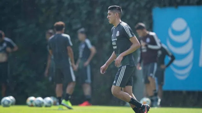 Edson Álvarez, en un entrenamiento del Tri