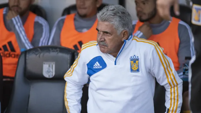 Ricardo Ferretti en el partido entre Querétaro y Tigres