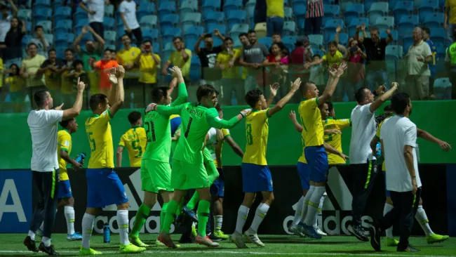 Selección de Brasil Sub 17 celebrando el pase a Semifinales del Mundial Sub 17