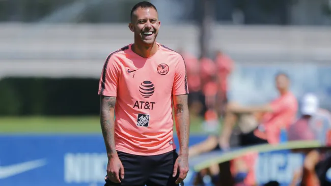 Jérémy Ménez durante una práctica en Coapa