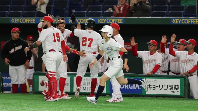 México festeja una de las carreras contra Estados Unidos