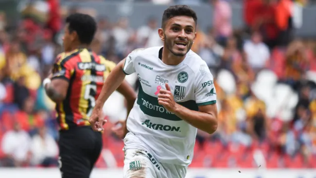 Kevin Magaña festeja su gol contra Leones Negros