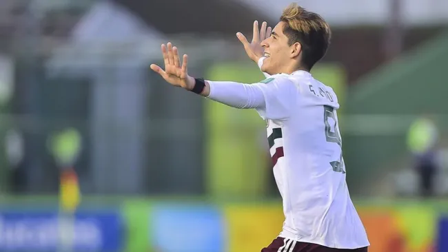 Muñoz festeja gol contra Japón