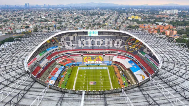 La cancha del Estadio Azteca previo al Chargers vs Chiefs