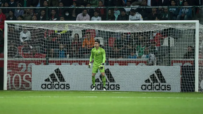 Hugo González en el partido entre México y Bermudas