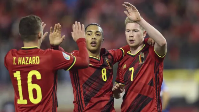 Jugadores de Bélgica celebran una diana 