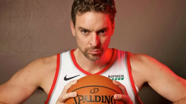 Pau Gasol en una postal del Trail Blazers