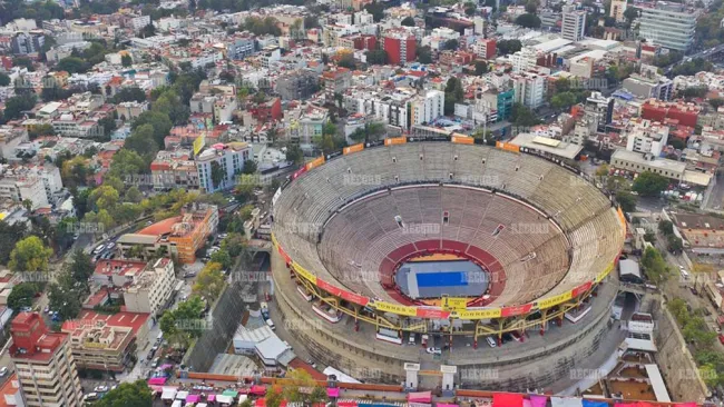 La Plaza México ya toma forma para el duelo de Federer