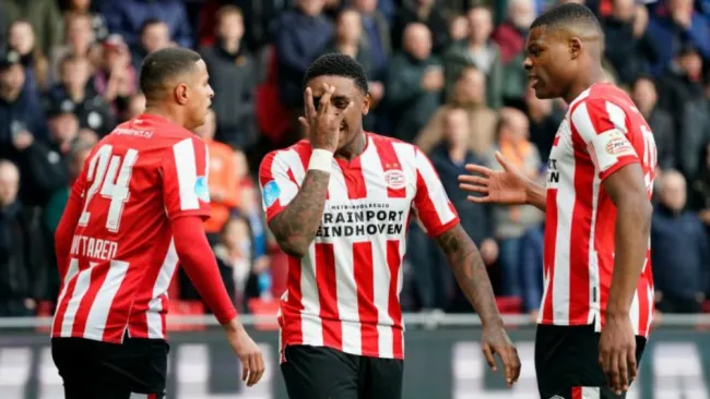 Bergwijn, en festejo con PSV