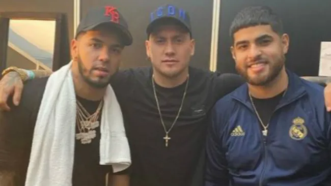 Nico Castillo junto a los exponentes del Flow Fest