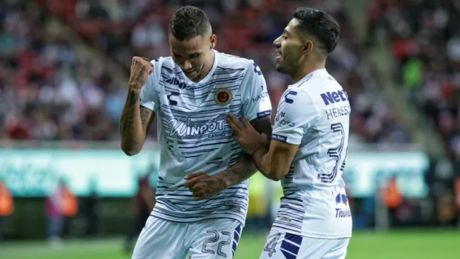 Diego Chávez, en festejo contra Chivas