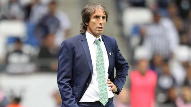 Guillermo Almada, en el juego de Ida de Cuartos entre Santos y Rayados