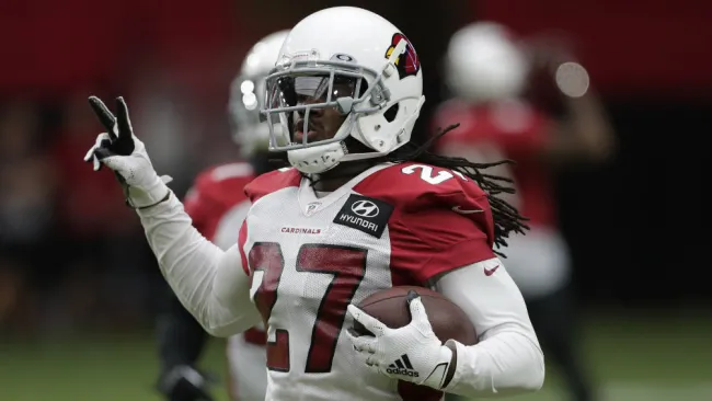 Josh Shaw en juego con los Arizona Cardinals