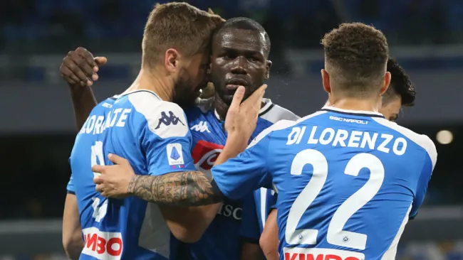 Jugadores del Napoli celebrando una anotación