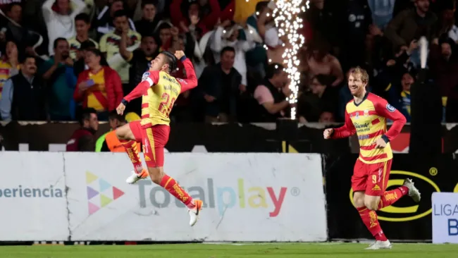Morelia festejando gol ante América