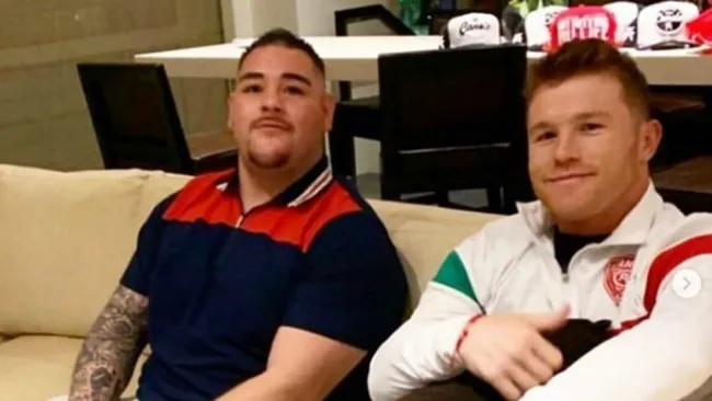 Andy Ruiz y Canelo Álvarez durante una charla