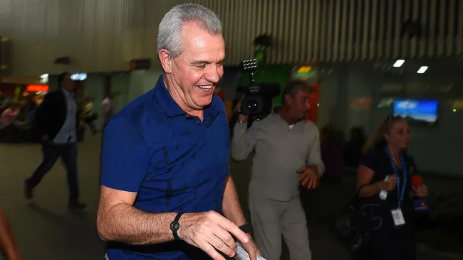 Javier Aguirre, en el aeropuerto