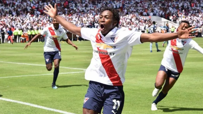 Julio se distingue por ser habilidoso y con buen disparo