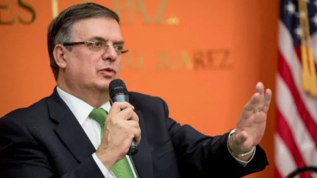 Ebrard, en una conferencia