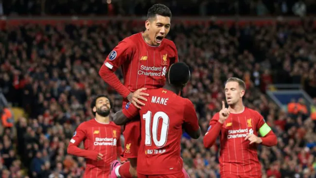 Liverpool festeja el primer gol de Mané contra Salzburg 