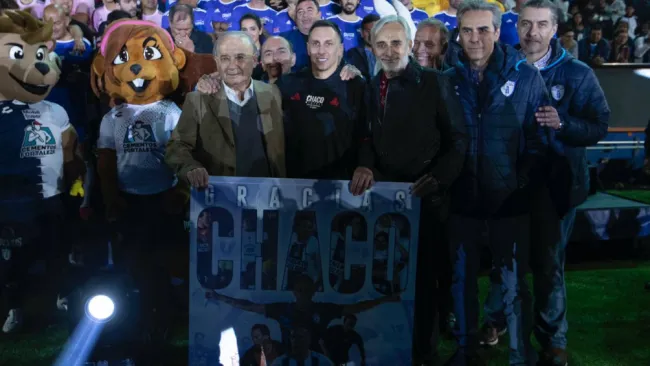 Christian Giménez fue reconocido por los presidentes de Pachuca y Cruz Azul