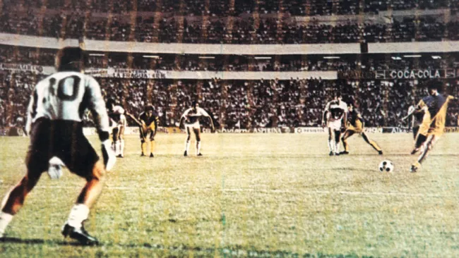 Brailovsky anota de penalti en la Final de Querétaro