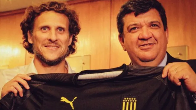 Diego Frolán en presentación con el Peñarol