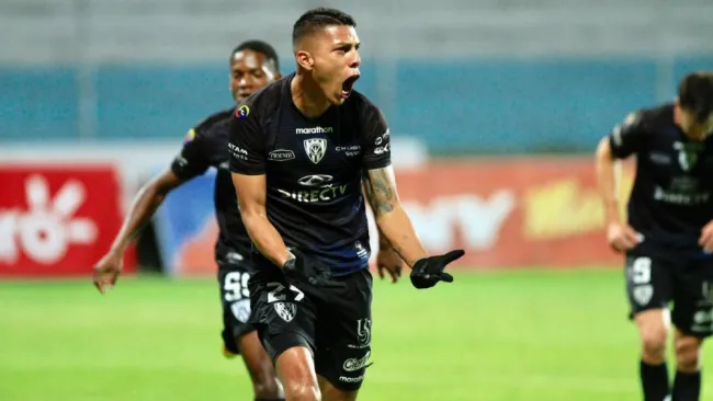 Luis Fernando León durante un partido con Independiente del Valle