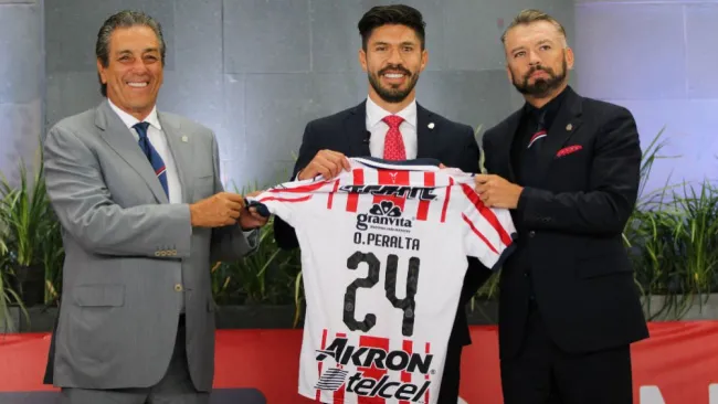 Oribe Peralta en su presentación como jugador de Chivas